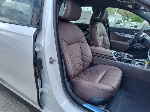 new 2025 BMW 760 car
