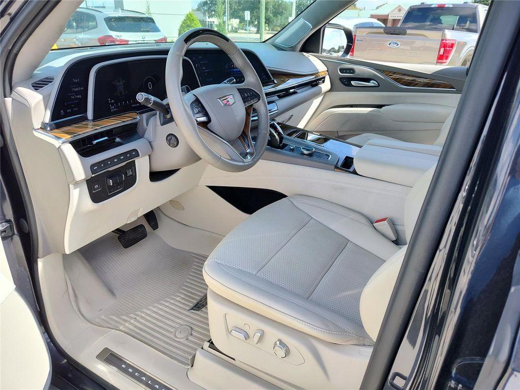 used 2023 Cadillac Escalade ESV car, priced at $86,970