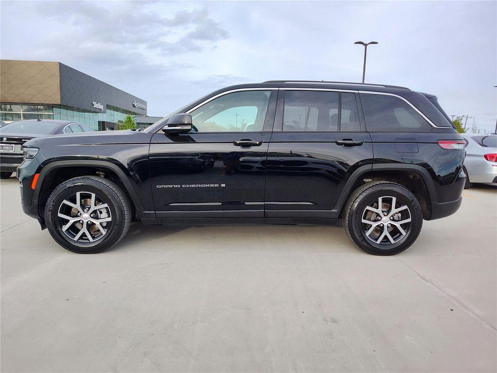 used 2023 Jeep Grand Cherokee car, priced at $28,970