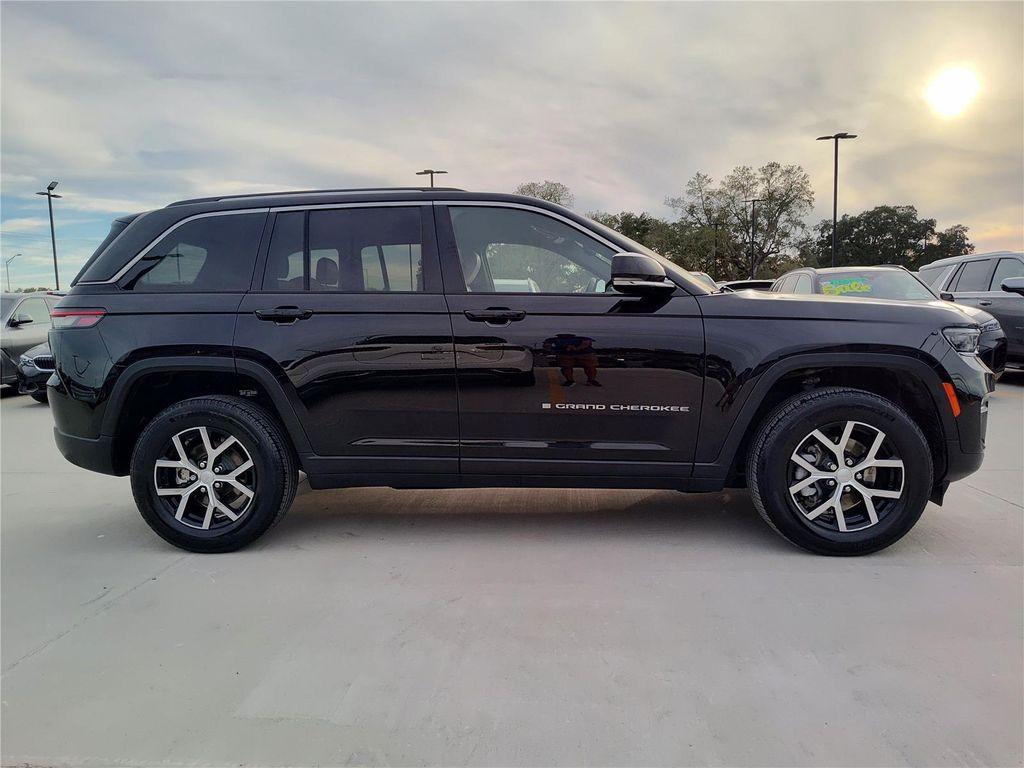used 2023 Jeep Grand Cherokee car, priced at $28,970