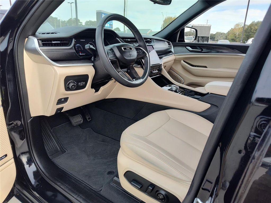 used 2023 Jeep Grand Cherokee car, priced at $28,970