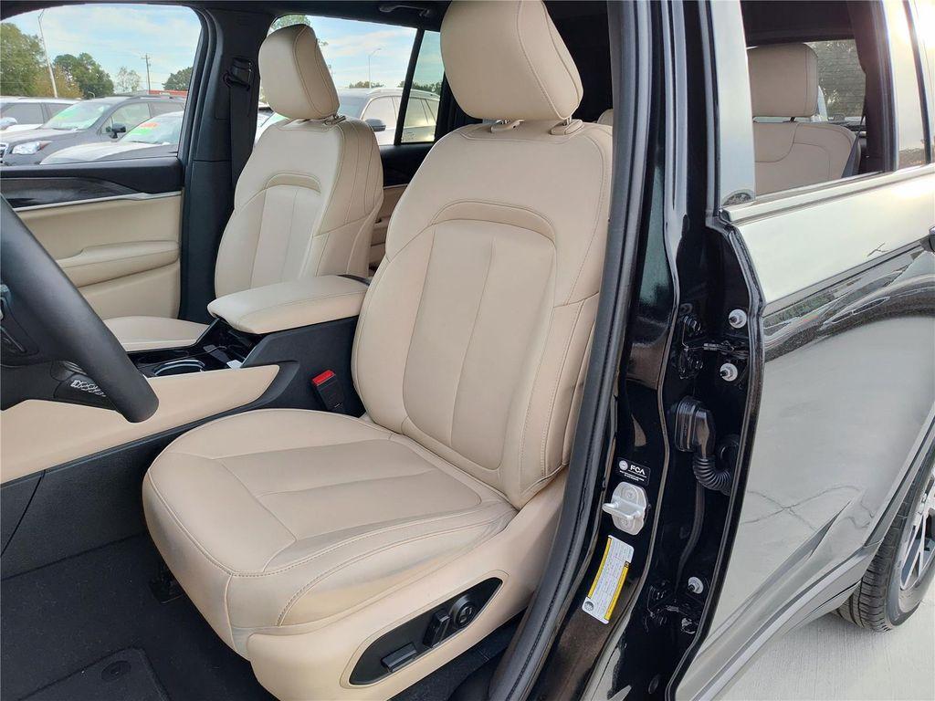 used 2023 Jeep Grand Cherokee car, priced at $28,970