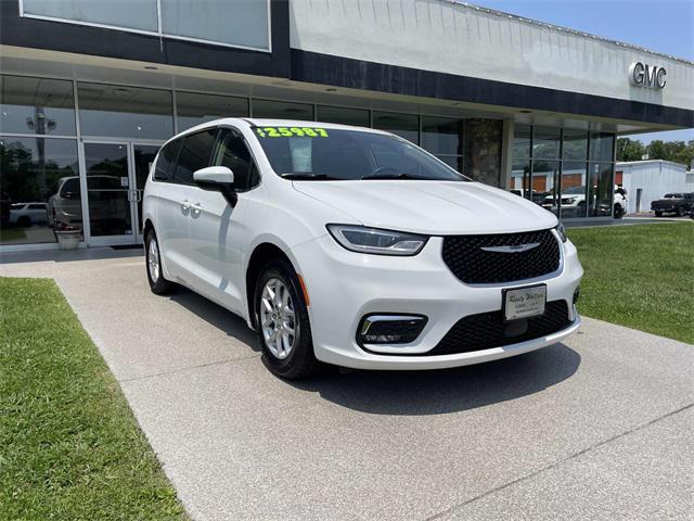used 2023 Chrysler Pacifica car, priced at $25,987