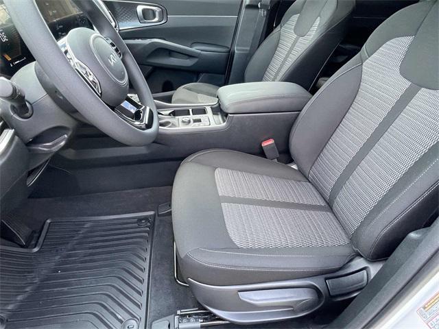 new 2025 Kia Sorento car, priced at $31,120