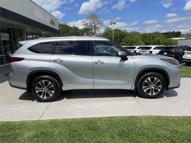 used 2021 Toyota Highlander car, priced at $34,593