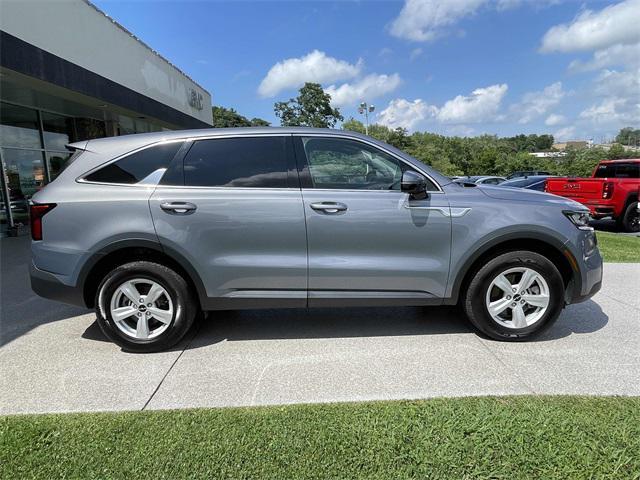 used 2023 Kia Sorento car, priced at $26,984