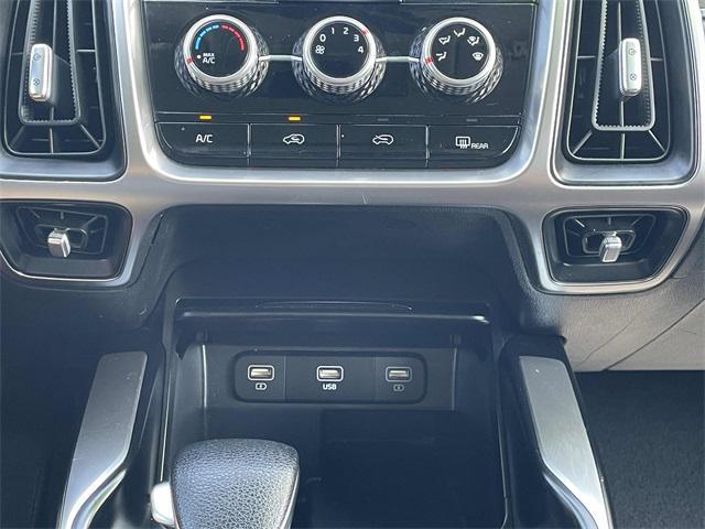 used 2023 Kia Sorento car, priced at $26,984