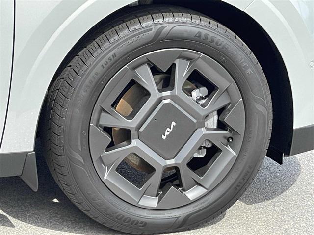 new 2025 Kia Carnival car, priced at $47,400