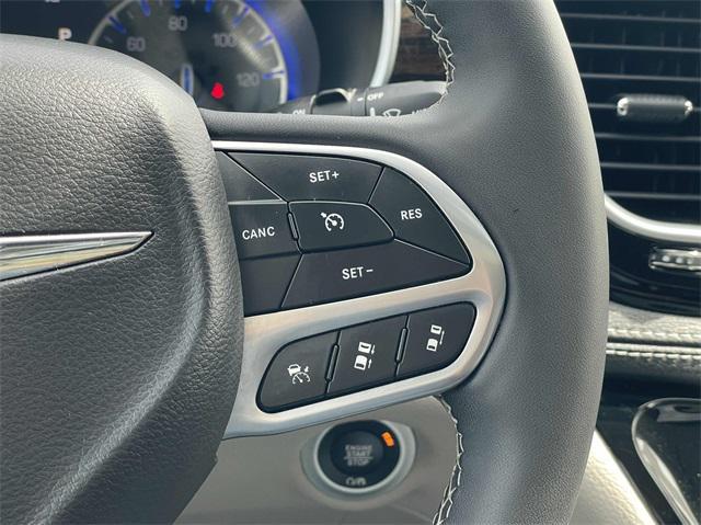 used 2023 Chrysler Pacifica car, priced at $32,125