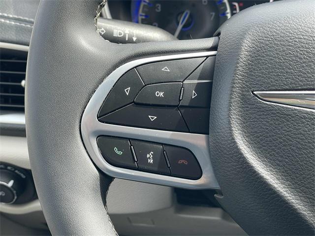 used 2023 Chrysler Pacifica car, priced at $32,125