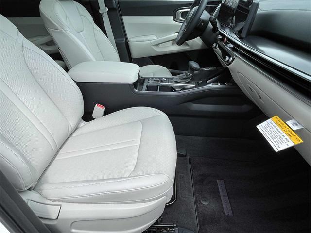 new 2025 Kia Sorento car, priced at $38,385