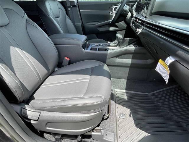 new 2025 Kia Sorento car, priced at $33,263