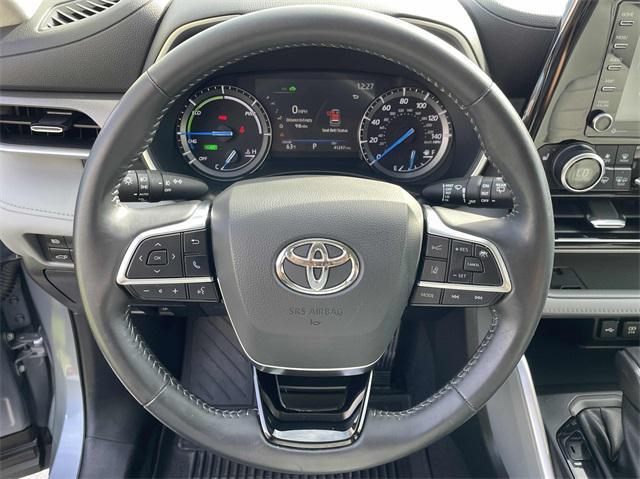 used 2021 Toyota Highlander Hybrid car, priced at $38,000