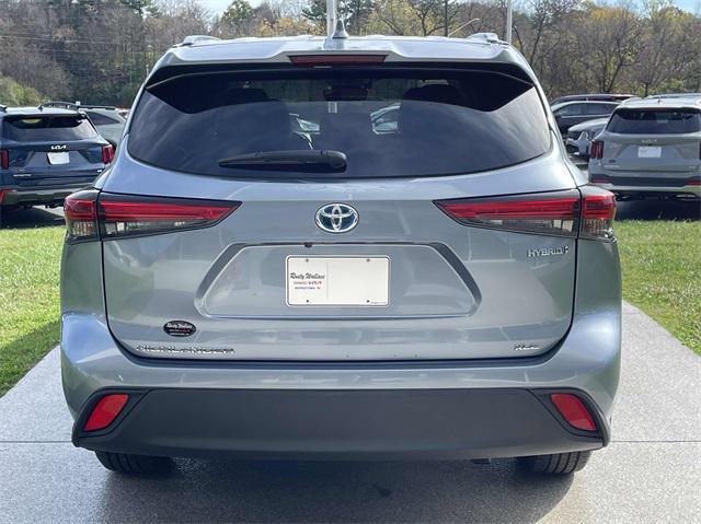 used 2021 Toyota Highlander Hybrid car, priced at $38,000