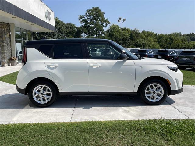 new 2025 Kia Soul car, priced at $24,685