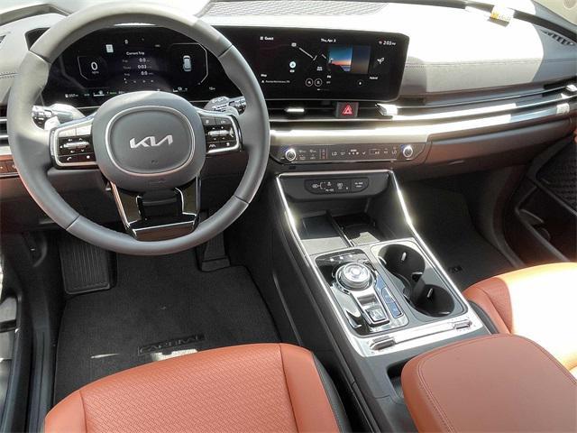 new 2025 Kia Carnival Hybrid car, priced at $55,205