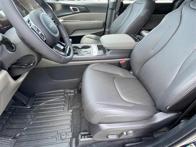 new 2025 Kia Carnival car, priced at $37,317