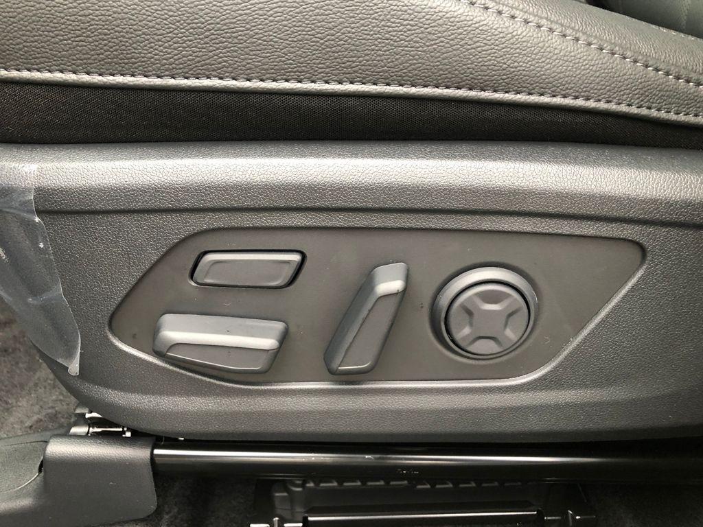 new 2026 Kia Sorento Hybrid car, priced at $45,891