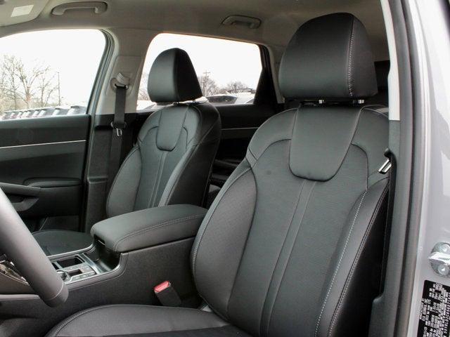 new 2025 Kia Sorento car, priced at $36,648