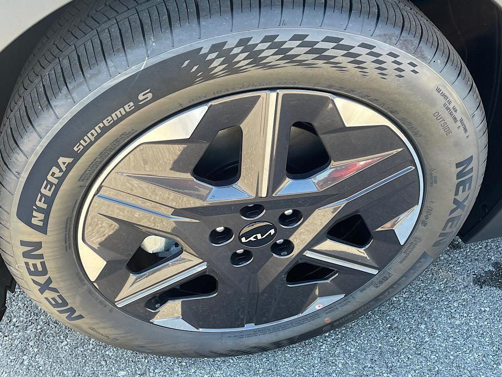 new 2025 Kia EV6 car, priced at $42,015