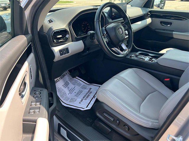 used 2025 Honda Pilot car, priced at $40,694