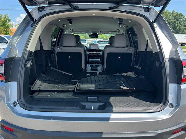 used 2025 Honda Pilot car, priced at $40,694