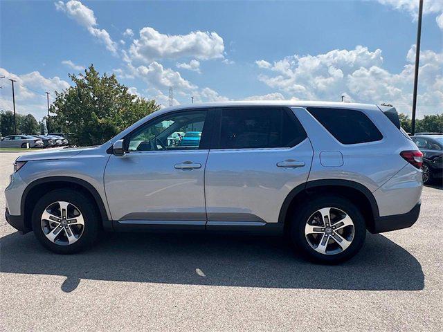 used 2025 Honda Pilot car, priced at $40,694