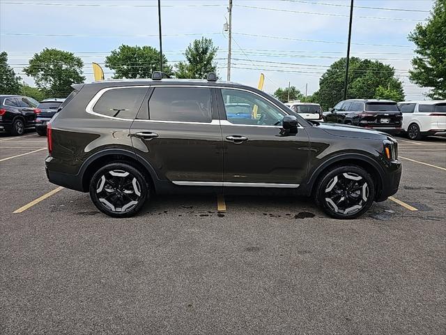 used 2023 Kia Telluride car, priced at $36,165