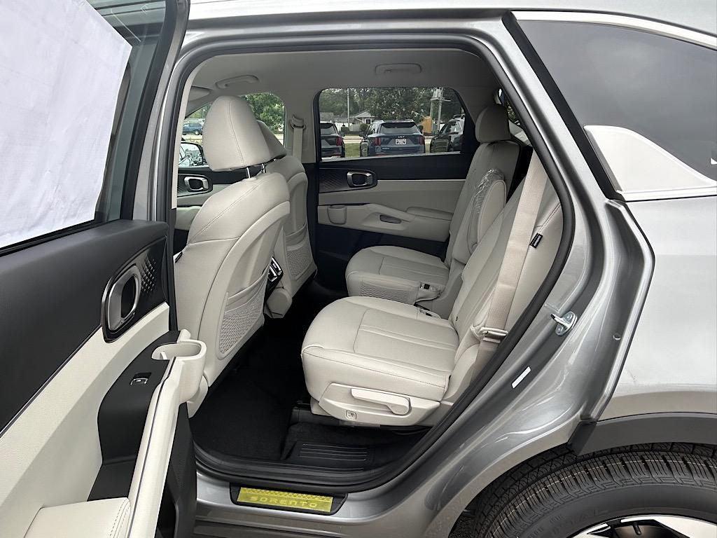new 2025 Kia Sorento Hybrid car, priced at $36,582