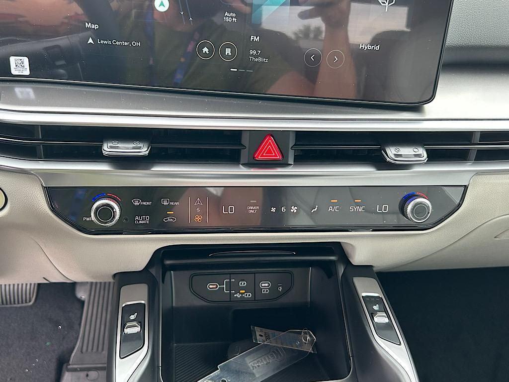 new 2025 Kia Sorento Hybrid car, priced at $36,582