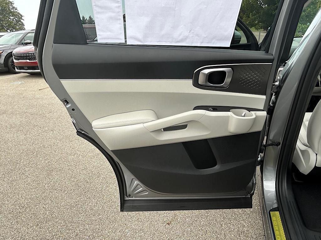 new 2025 Kia Sorento Hybrid car, priced at $36,582
