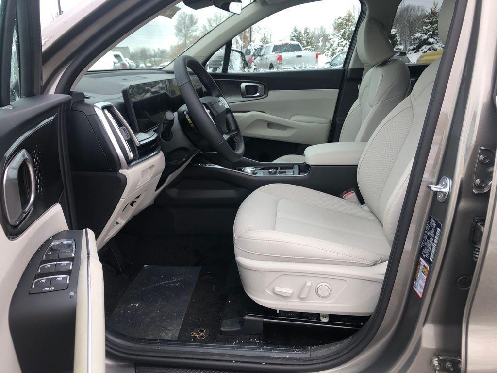 new 2026 Kia Sorento Hybrid car, priced at $39,044