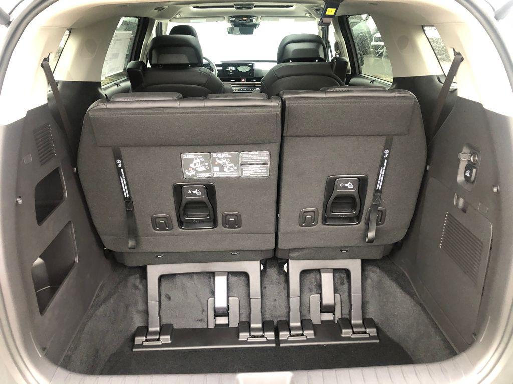 new 2026 Kia Carnival Hybrid car, priced at $52,895