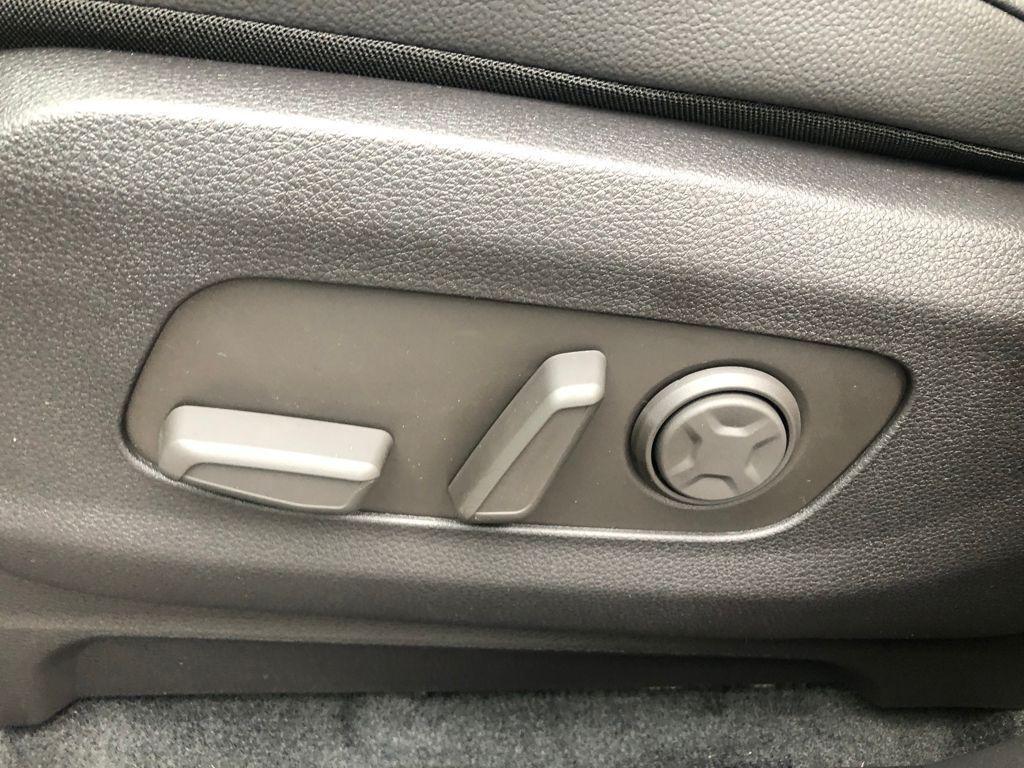 new 2026 Kia Carnival Hybrid car, priced at $52,895