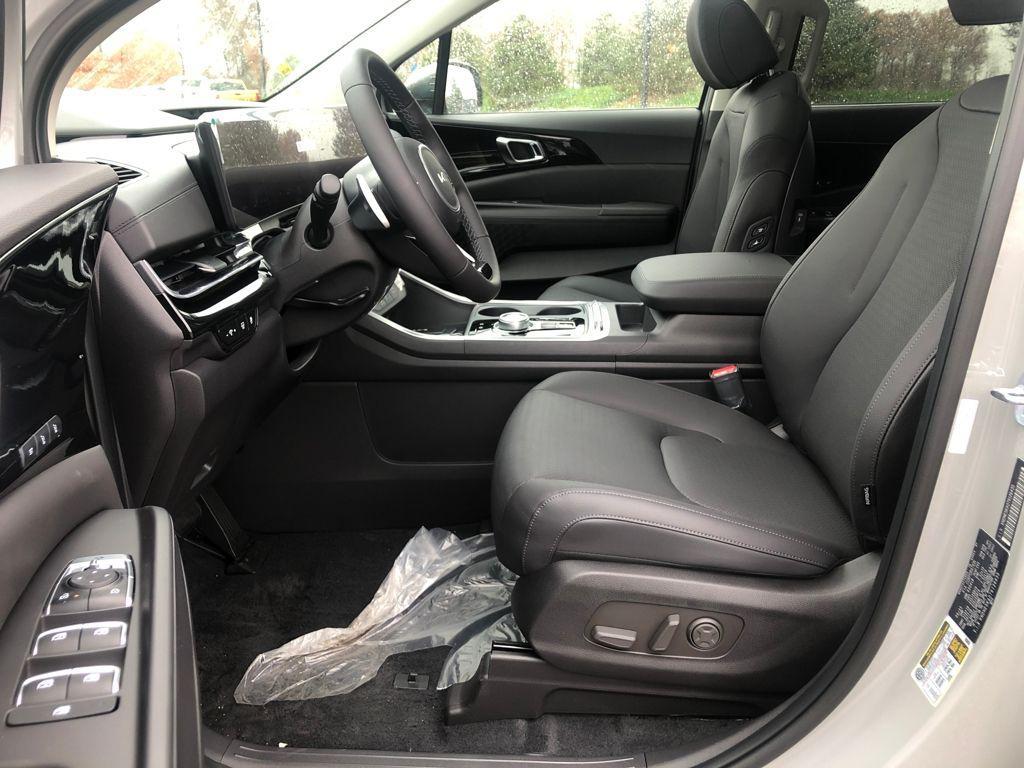 new 2026 Kia Carnival Hybrid car, priced at $52,895