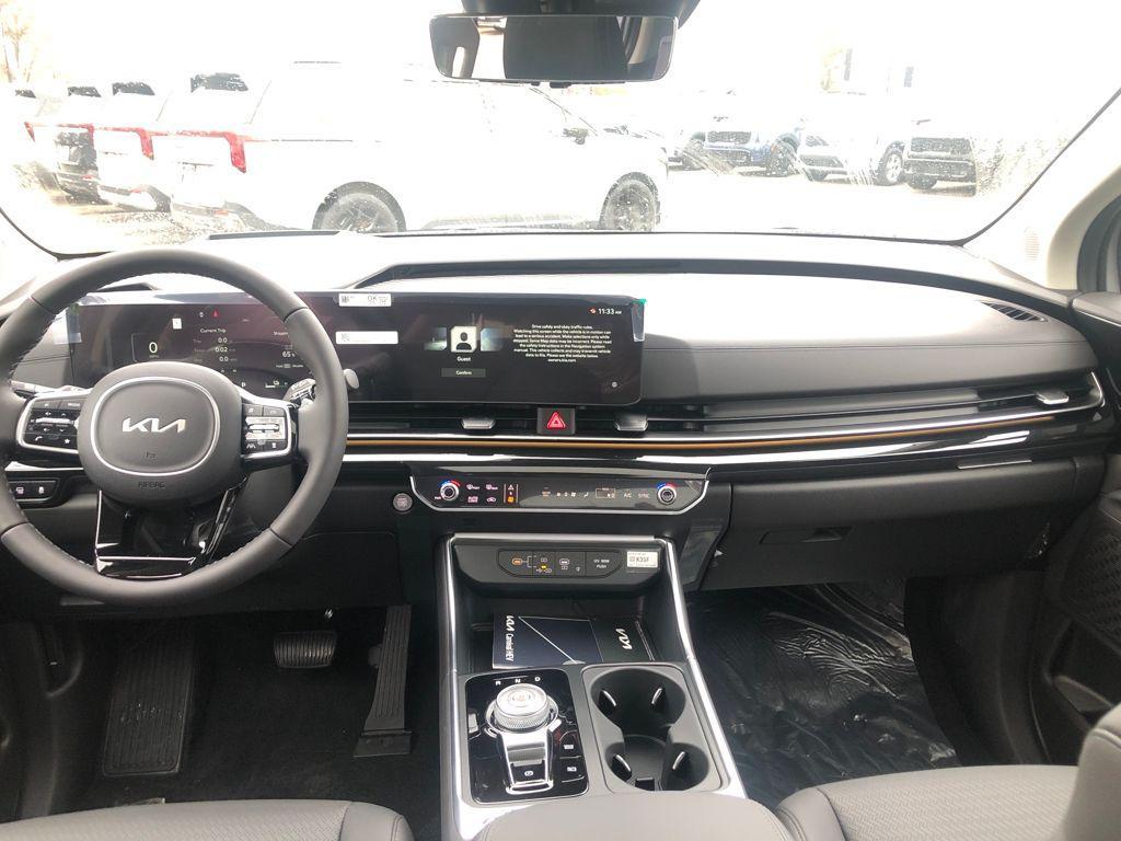 new 2026 Kia Carnival Hybrid car, priced at $52,895