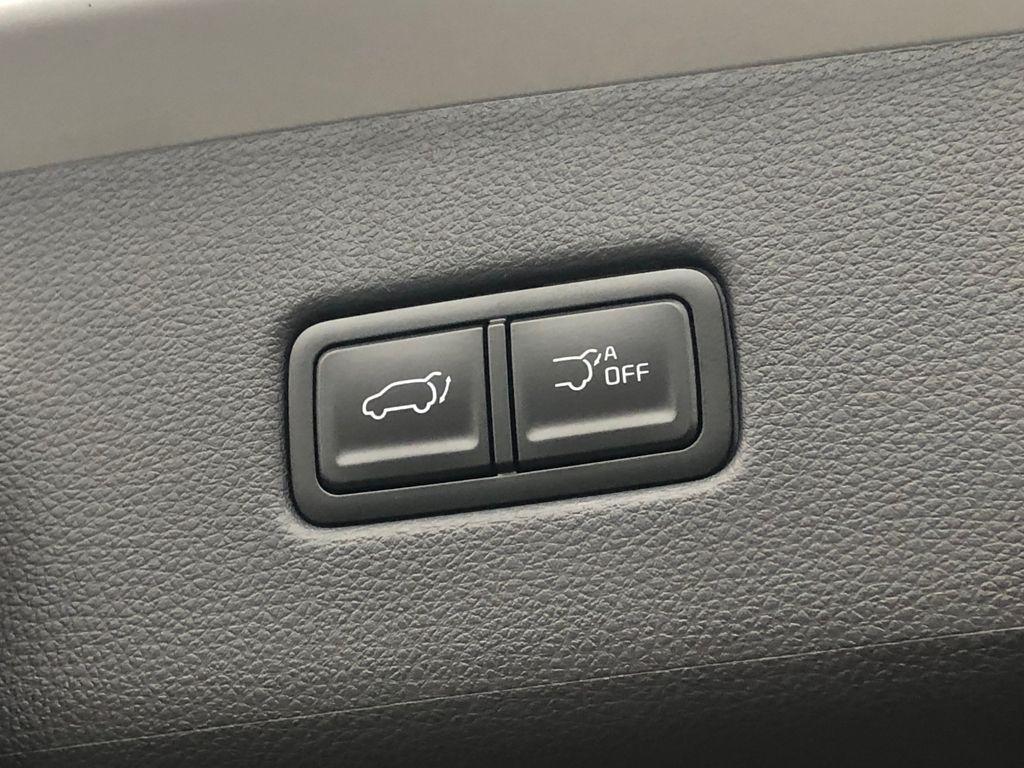 new 2026 Kia Carnival Hybrid car, priced at $52,895