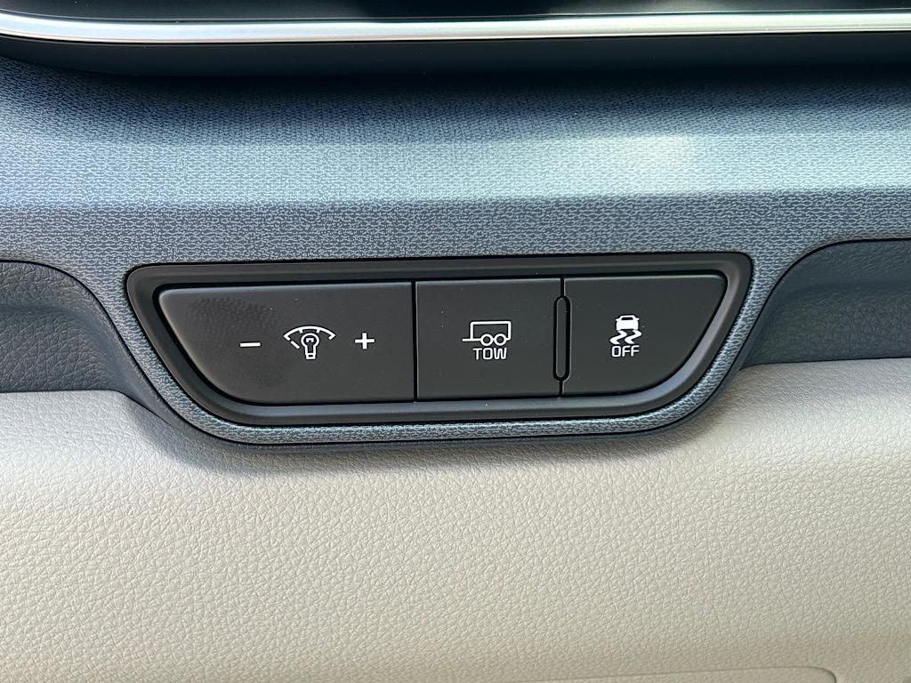 new 2026 Kia Carnival Hybrid car, priced at $42,881