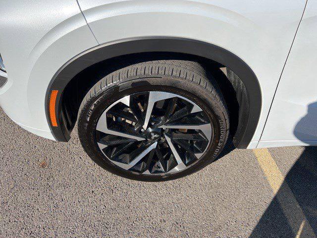 used 2023 Mitsubishi Outlander car, priced at $25,465