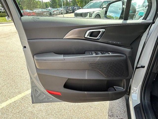 new 2025 Kia Carnival Hybrid car, priced at $47,755