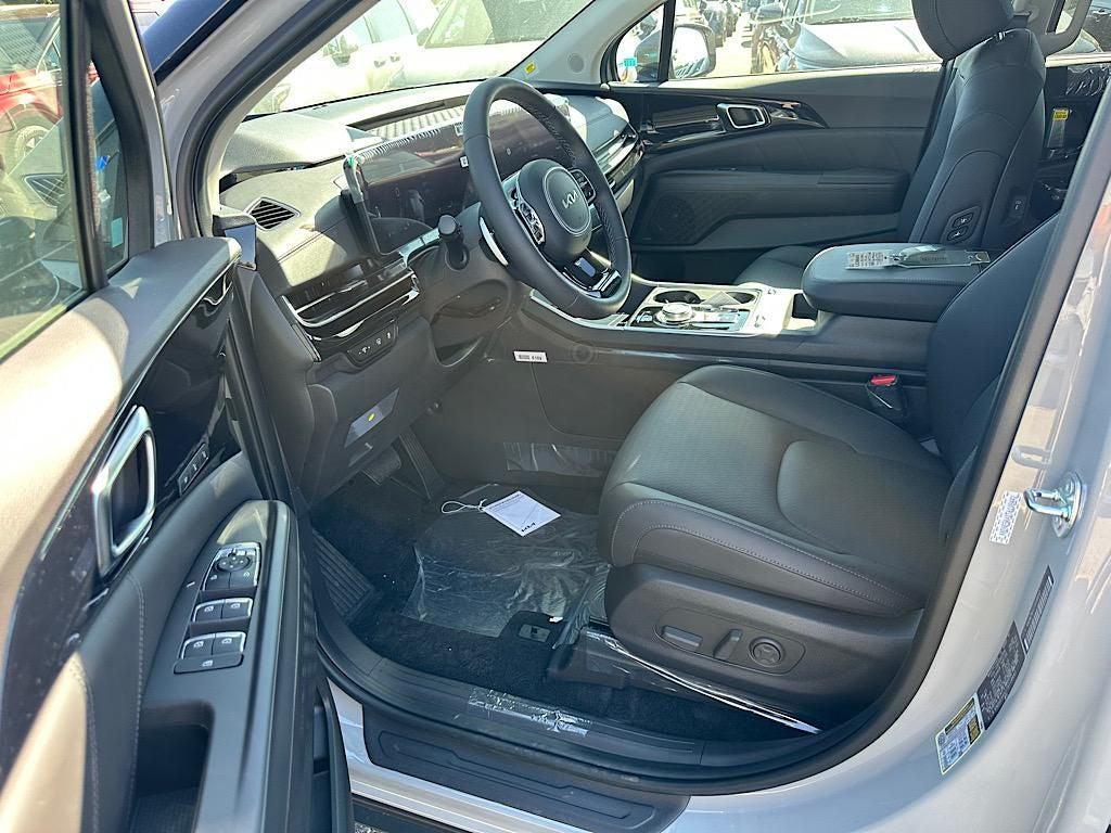 new 2026 Kia Carnival Hybrid car, priced at $52,285