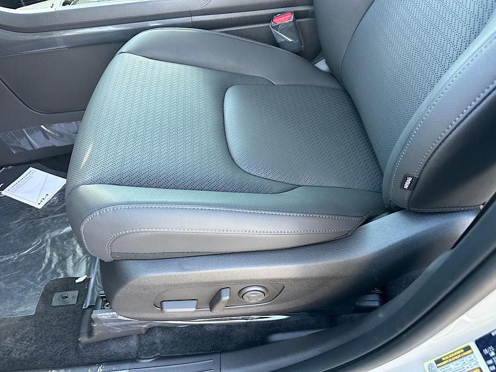 new 2026 Kia Carnival Hybrid car, priced at $52,285