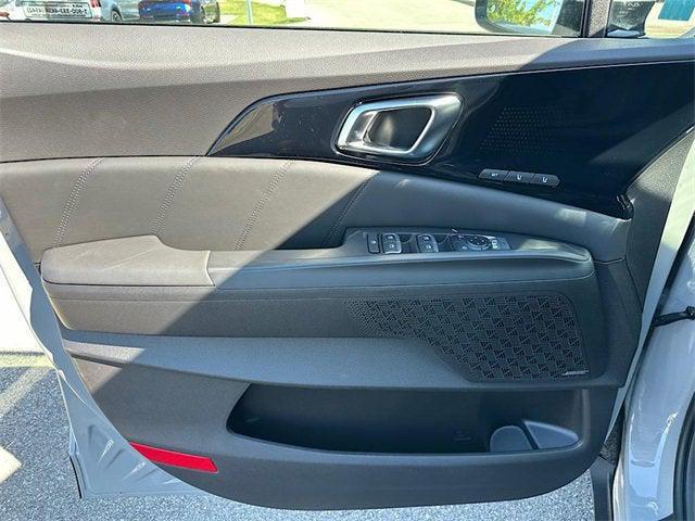new 2026 Kia Carnival Hybrid car, priced at $52,714
