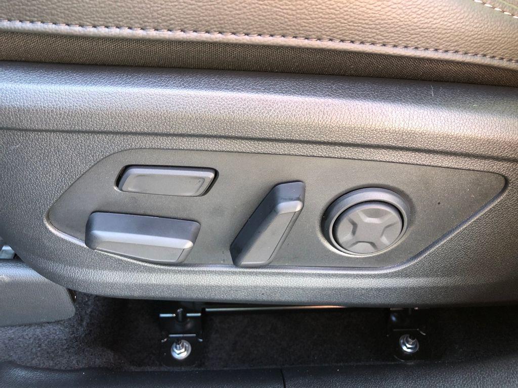 new 2026 Kia Sorento Hybrid car, priced at $44,518