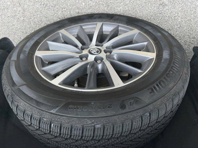 used 2018 Toyota Highlander car
