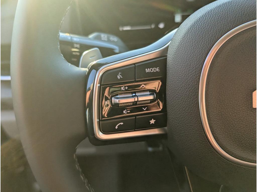 new 2026 Kia Carnival Hybrid car