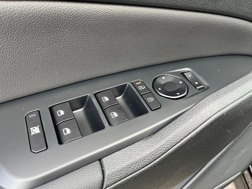 new 2026 Kia Sportage car, priced at $28,076