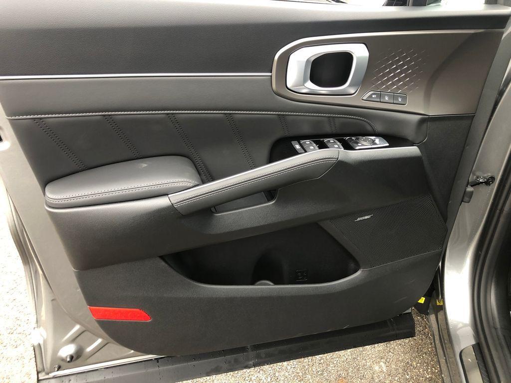 new 2026 Kia Sorento Hybrid car, priced at $45,237