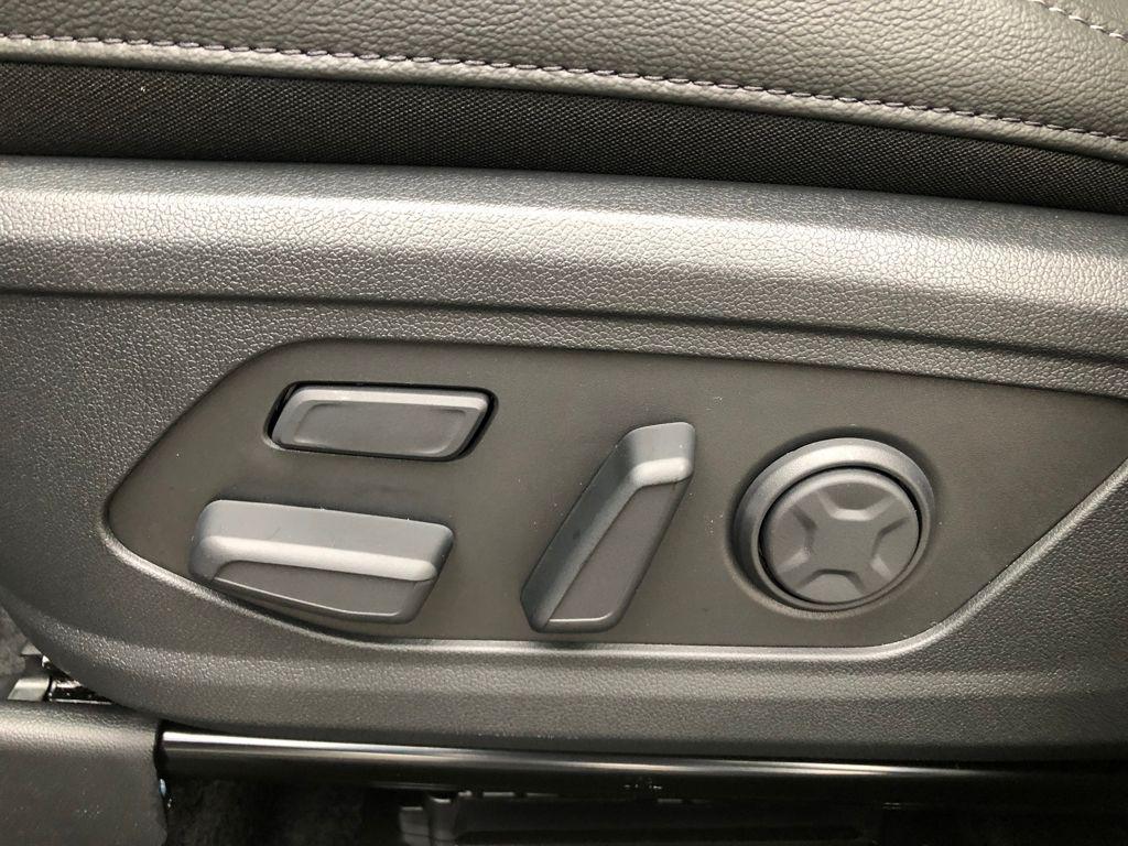 new 2026 Kia Sorento Hybrid car, priced at $45,237