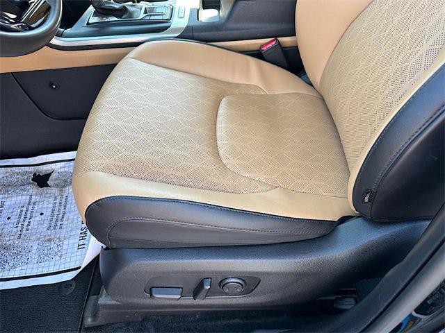 used 2024 Kia Carnival car, priced at $31,029